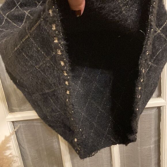 Rihoas Black and Gold Fuzzy Sweater Skirt - Picture 11 of 16